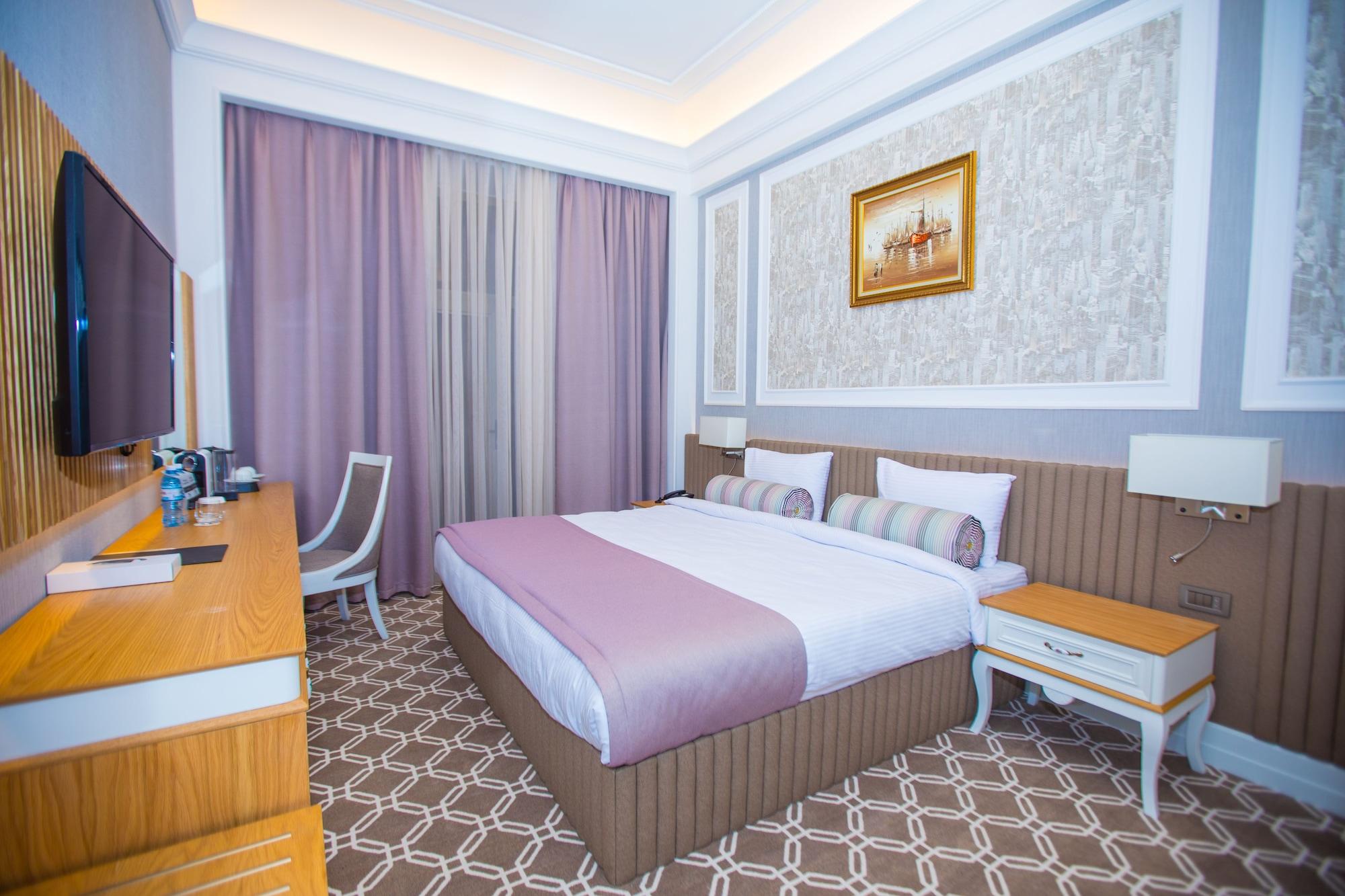 Theatrum Hotel Bakoe Buitenkant foto Deluxe Room