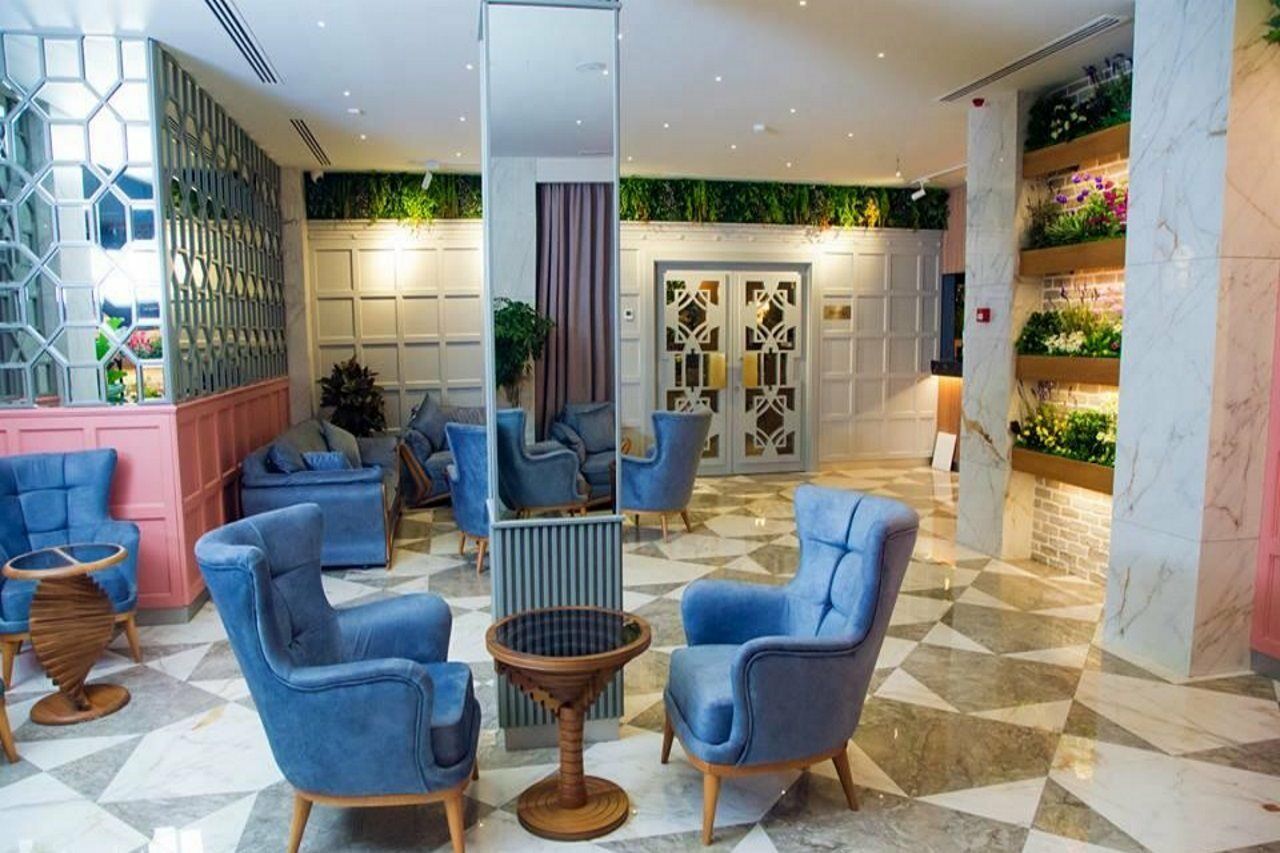 Theatrum Hotel Bakoe Buitenkant foto Lobby
